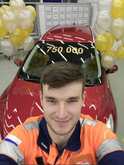 Добрый день.<br>Меня зовут Максим. Я инженер, работаю в западной автомобильной компании. Мне 29 лет, женат(жена пока остается помогать родителям, будет навещать меня 2-3раза в месяц). Переезжаю из Питера. Без ВП, не курю и не пью. К Вашей квартире буду относится так же как и к своей, ибо знаю, что такое делать ремонт. Требуется снять однушку. Евроремонт обязательно. Кровать, письменный стол, стиралка обязательно. Никаких ковров и пыле-сборников на стенах и тд. Расположение дома от метро 5-10(реальных минут пешком), не более. Карта интересующих станций метро в приложении.Если вариант подходящий, то расчетная дата заселения 11-12 августа.<br>Мой тел 8-909-585-17-06, есть WhatsApp. Можно писать в личку в ВК<br>Бюджет 30тыс<br> Корольчук - фото Фото: Добрый день.<br>Меня зовут Максим. Я инженер, работаю в западной автомобильной компании. Мне 29 лет, женат(жена пока остается помогать родителям, будет навещать меня 2-3раза в месяц). Переезжаю из Питера. Без ВП, не курю и не пью. К Вашей квартире буду относится так же как и к своей, ибо знаю, что такое делать ремонт. Требуется снять однушку. Евроремонт обязательно. Кровать, письменный стол, стиралка обязательно. Никаких ковров и пыле-сборников на стенах и тд. Расположение дома от метро 5-10(реальных минут пешком), не более. Карта интересующих станций метро в приложении.Если вариант подходящий, то расчетная дата заселения 11-12 августа.<br>Мой тел 8-909-585-17-06, есть WhatsApp. Можно писать в личку в ВК<br>Бюджет 30тыс<br> Корольчук