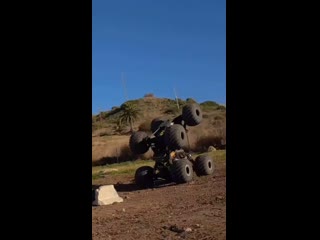 Зрелищные соревнования джипов с переворачиванием и наездом друг на друга известны под названием "демолиционные дерби"... (видео)